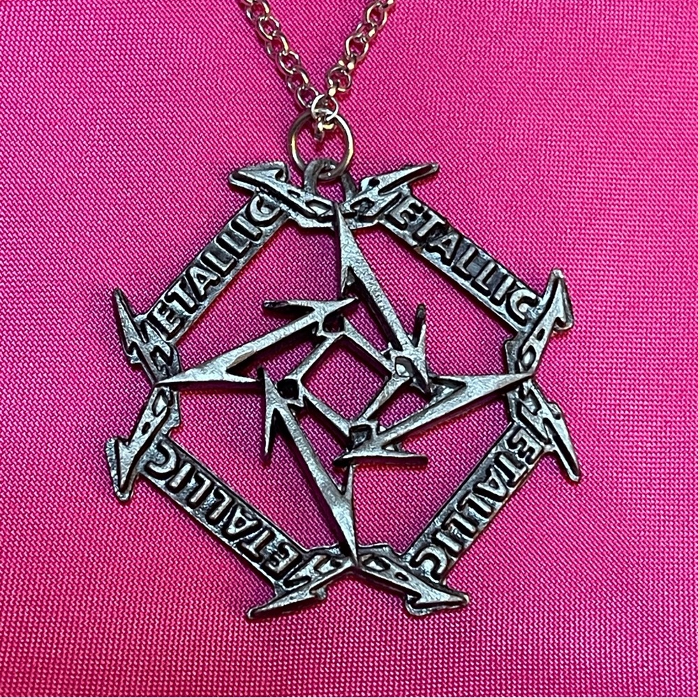 Metallica Symbol Necklace Chain Silver Tone - Picture 3 of 3